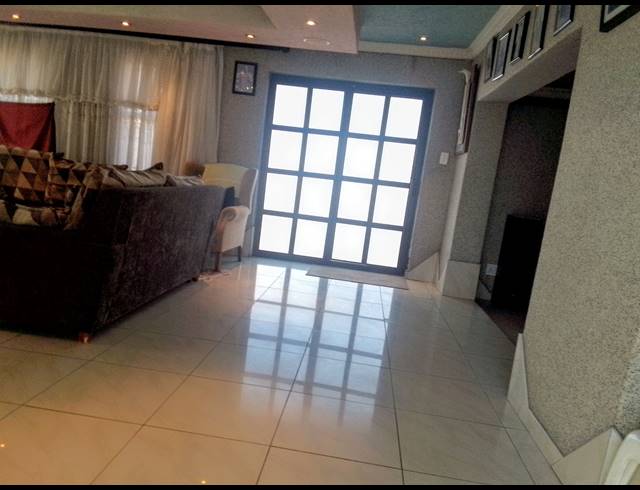 4 BEDROOM FREEHOLD FOR SALE IN WITPOORTJIE